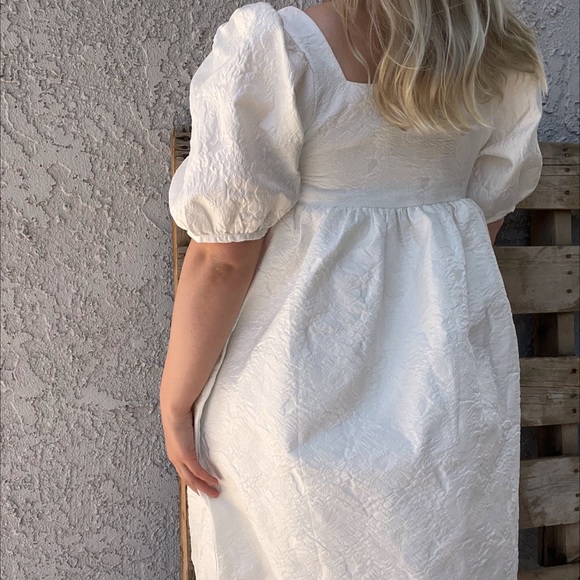 NEW White Puffed Sleeve Babydoll Dress 🤍 - Picture 2 of 9